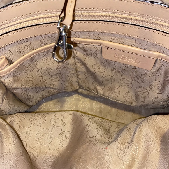 Michael Kors Pewter Tote/Purse - Picture 7 of 10